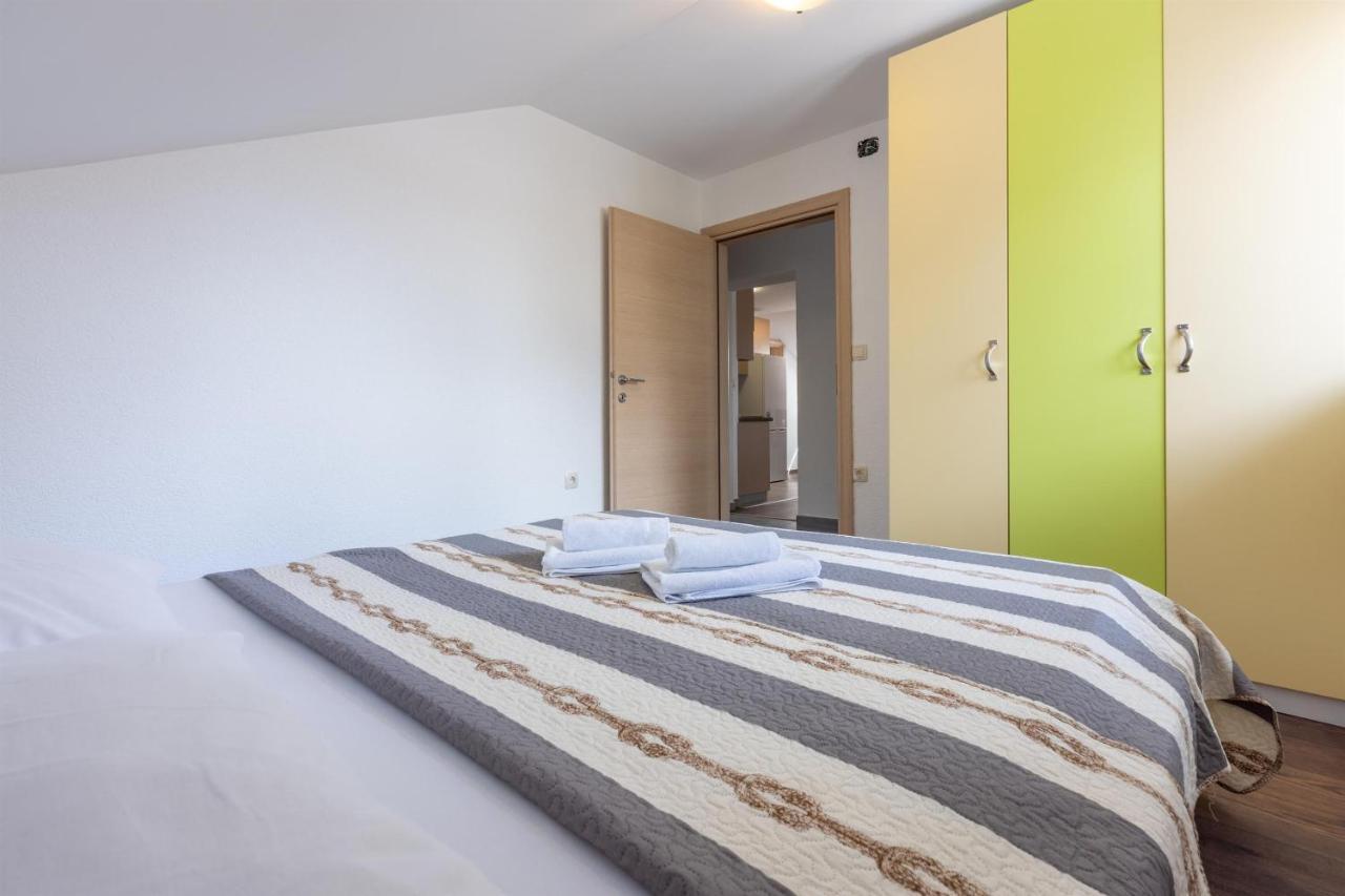 Apartments Mirela 茨里克韦尼察 外观 照片